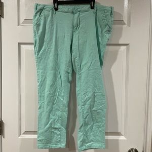 🐞Crown and ivy Capris